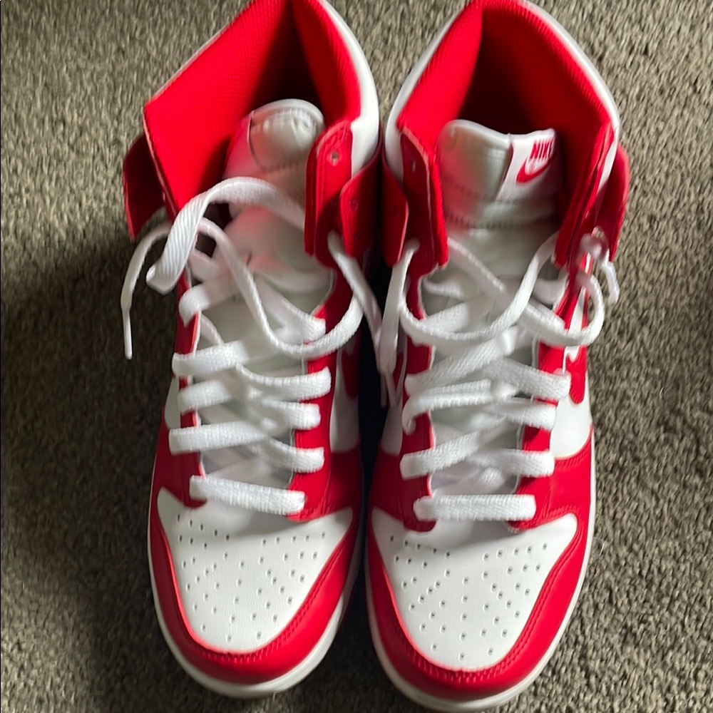 Red and White dunk high - Picture 3 of 4
